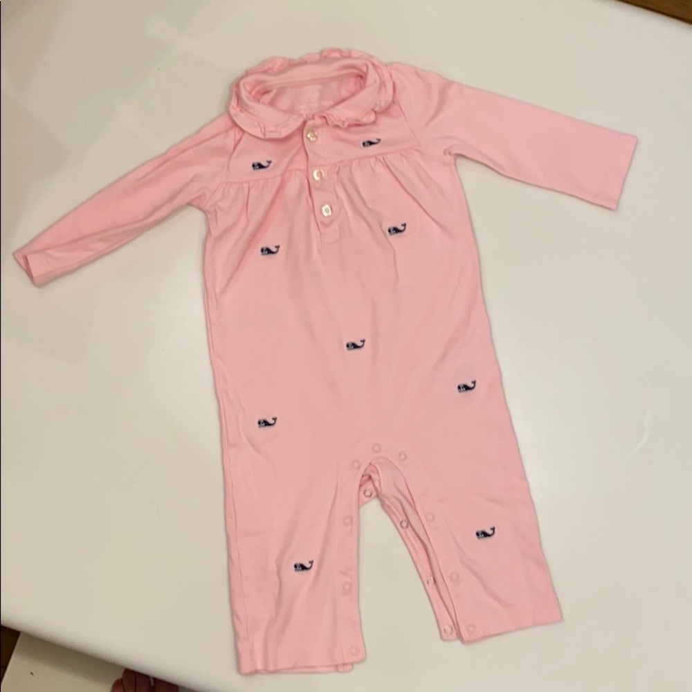 Never worn 6-12m baby girl onesie vineyard vines